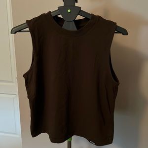 NOBULL women’s sleeveless crop tank